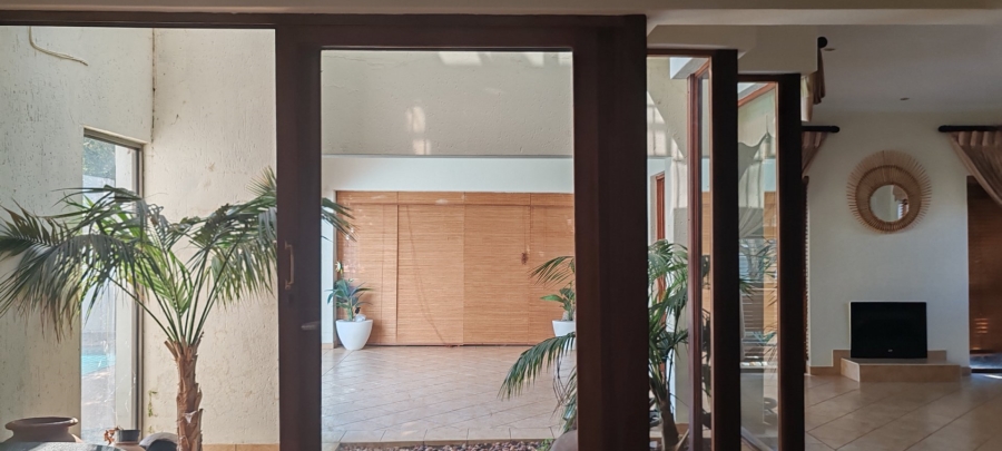 4 Bedroom Property for Sale in WestLake Country Safari Estate North West